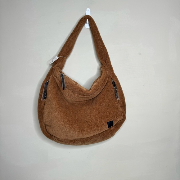 FP Movement by Free People Handbags - Fp Movement By Free People Bags Cozy Carryall in coco teddy